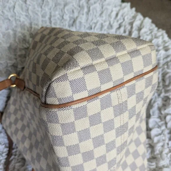 Louis Vuitton: Azur Damier Totally MM - Picture 6 of 13